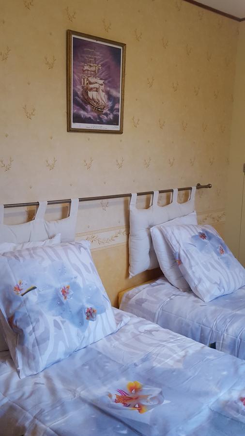 Camden House Bed & Breakfast Aubry-le-Panthou Luaran gambar